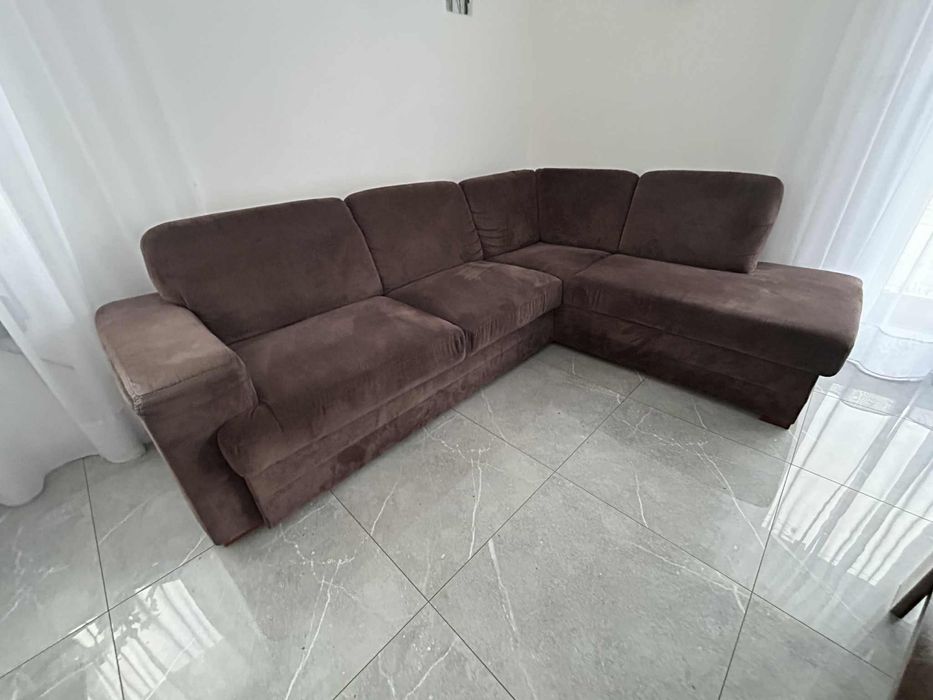 Duży narożnik z funkcja spania brązowy gratis stoik i szafka tv