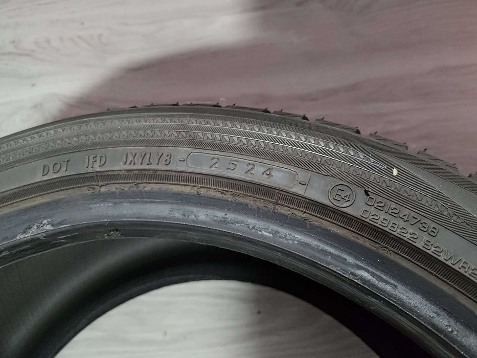 Opony zimowe 245/40 R18 Yokohama BluEarth-Winter V906, 2024 r.