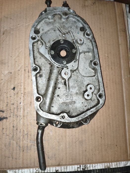 Pokrywa rozrządu plaster M72