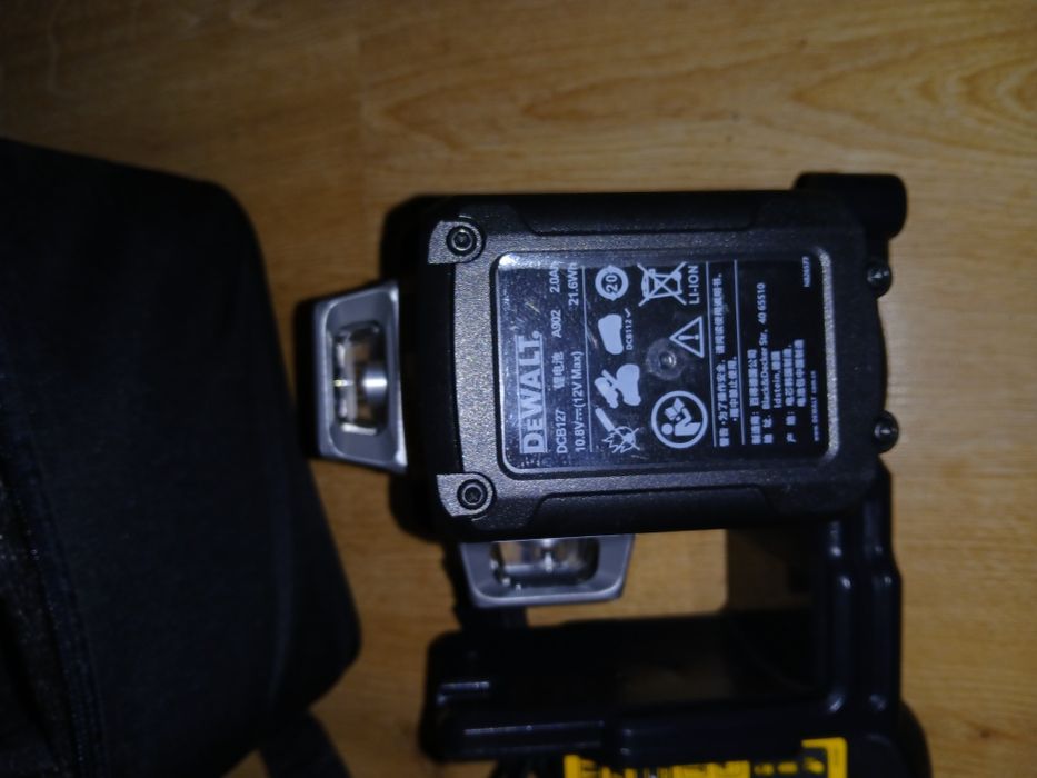 Laser krzyżowy Dewalt