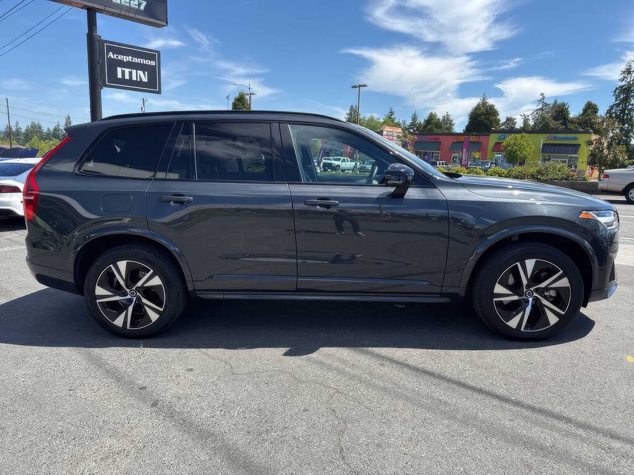 2022 Volvo XC90 Recharge R-Design Extended Range e