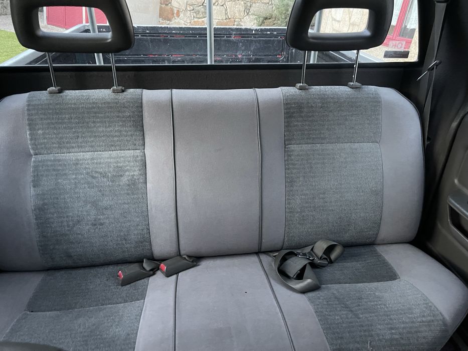 Pick-up 5 lugares, 4x2, caixa aberta