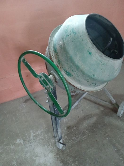 Бетонозмішувач  вектор брс 130л.