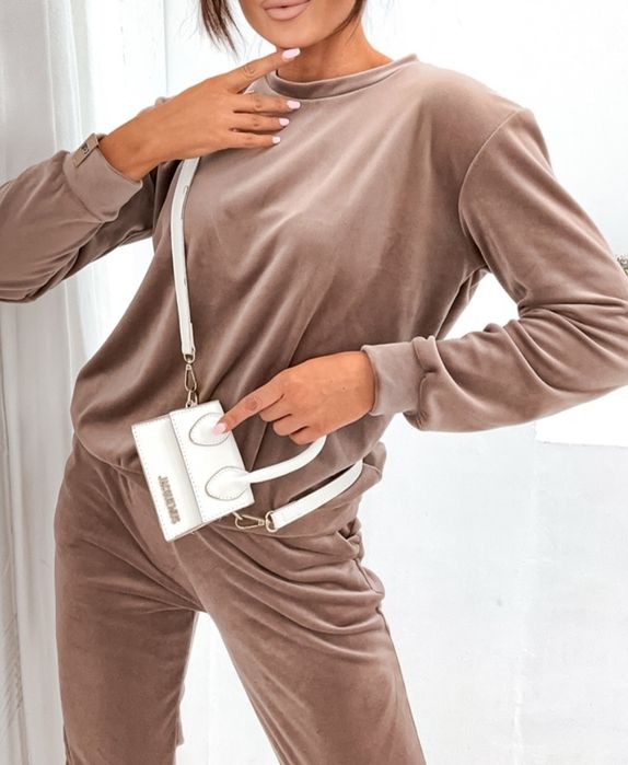 Komplet dresowy welurowy