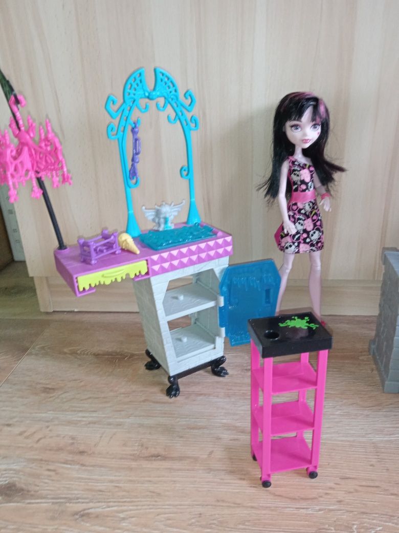 Lalki monster high z kuchnią wampirów