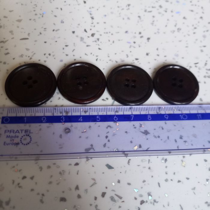 4 cienkie duże guziki rant wupukły kolor ciemna czekolada