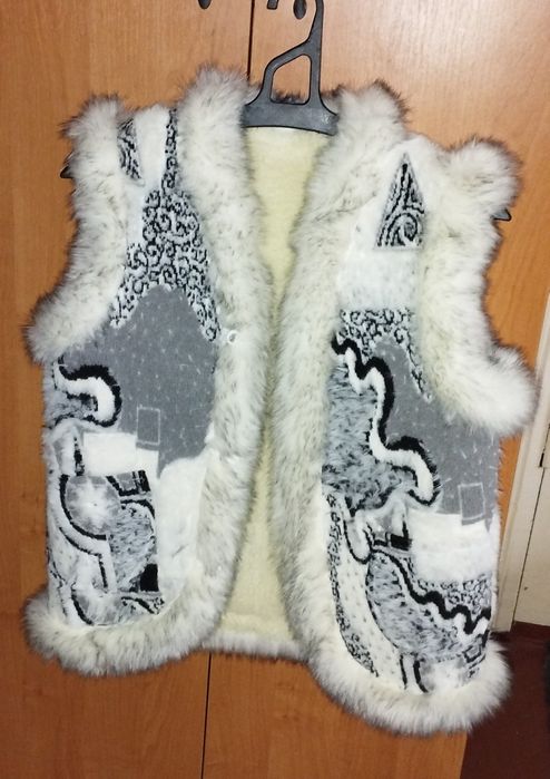 Жилетка нова,дуже тепла