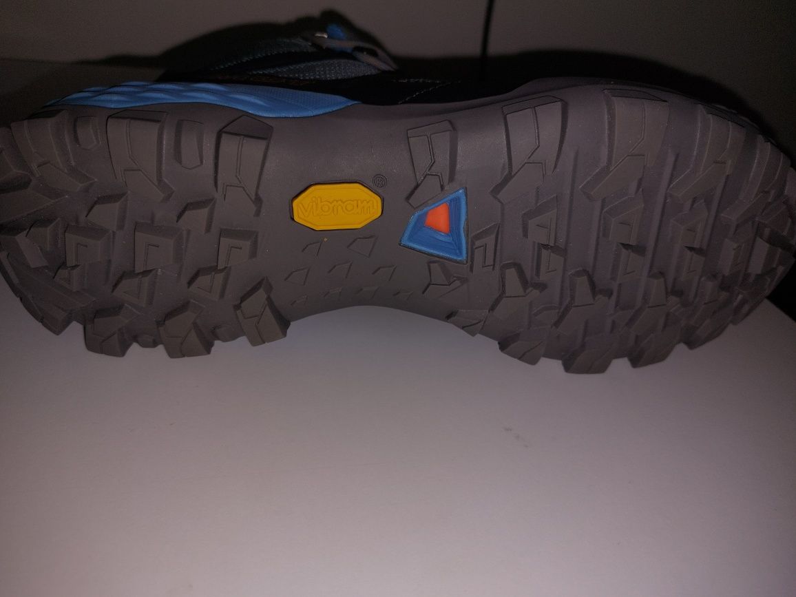 Buty Hiking Trekking na wyjścia w góry. Mammut Ducan Mid GTX Women