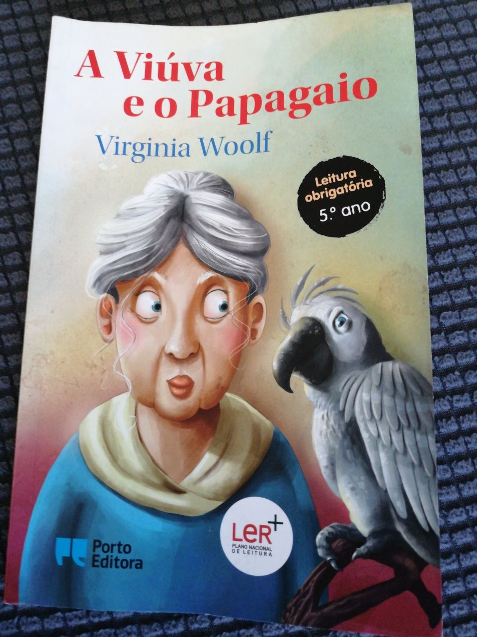 Livro "A viúva e o Papagaio"