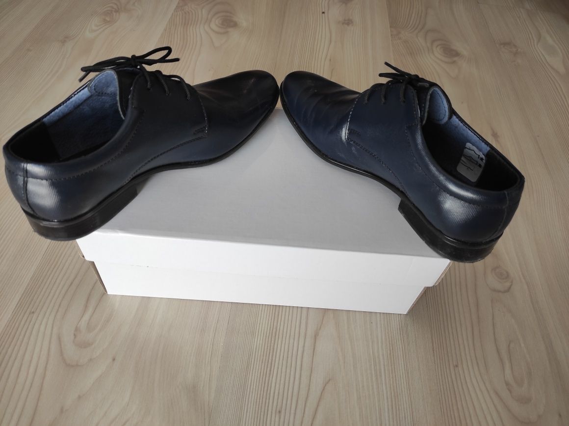 Buty wizytowe skórzane dł.wkł.22,5cm