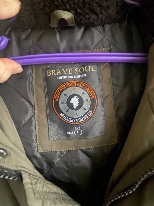 Осінньо- зимова куртка. Стан ідеальний, відсутній язичок на сабачці.