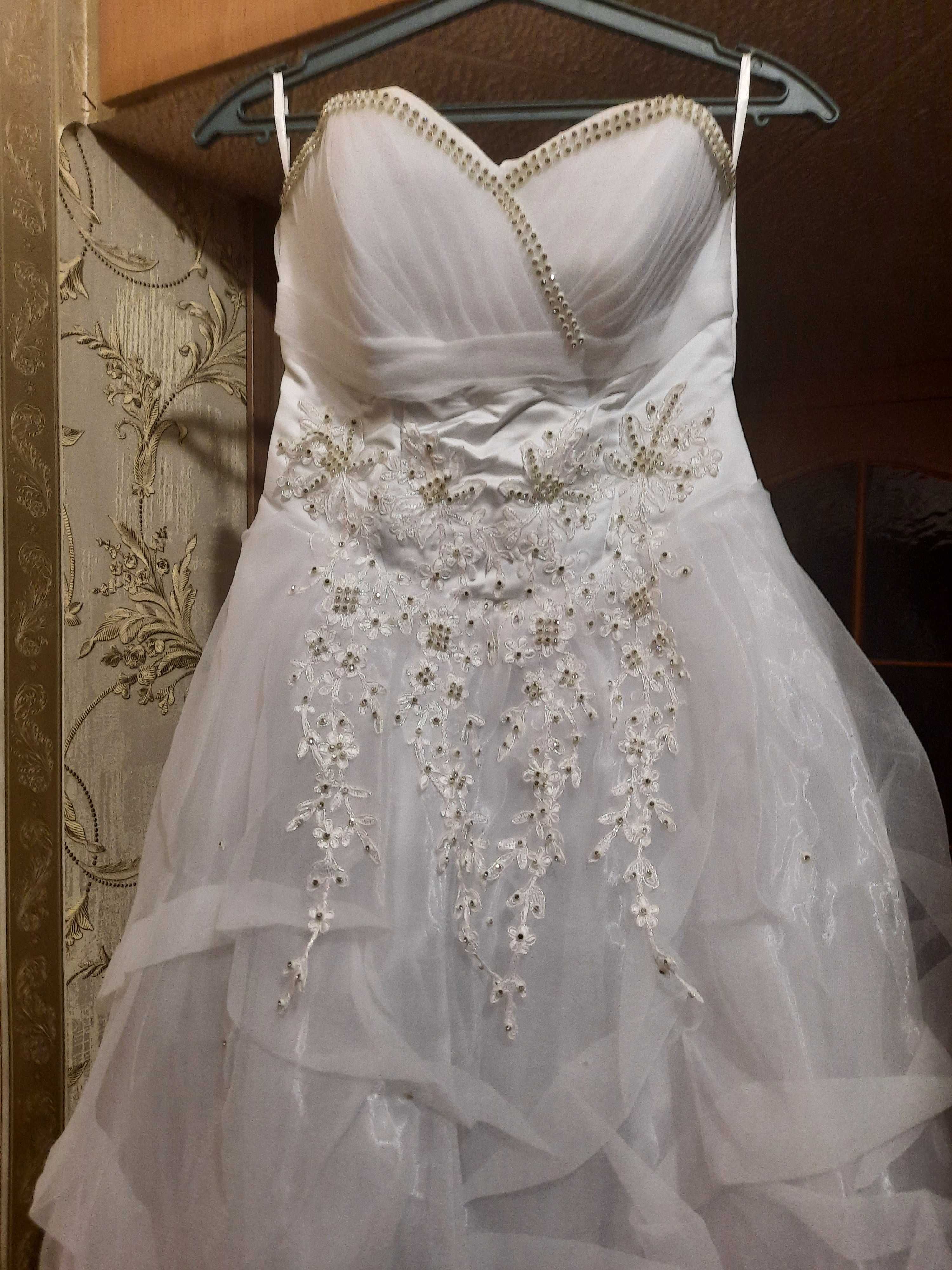 Свадебное платье 46-48+фата в подарок