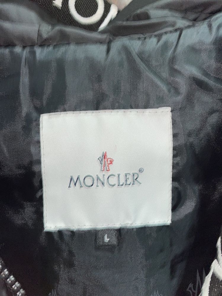 Colete Moncler L (praticamente novo)