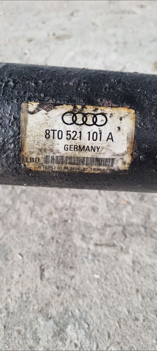 Wał napędowy z Audi A5 3.0 Cupe Quattro. 2008 rok. 8TO521101A