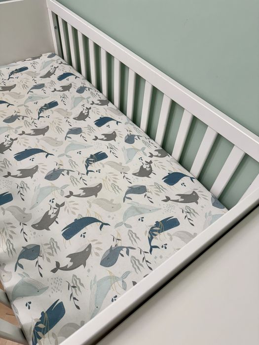 Zestaw mebli NOAH komoda + łóżeczko KLUPŚ z materacem FIKI MIKI