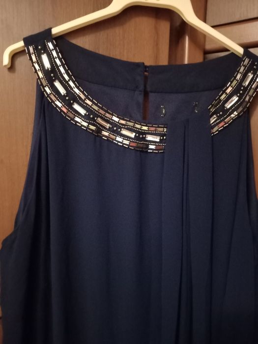 Синє шифонове плаття з прикрасами