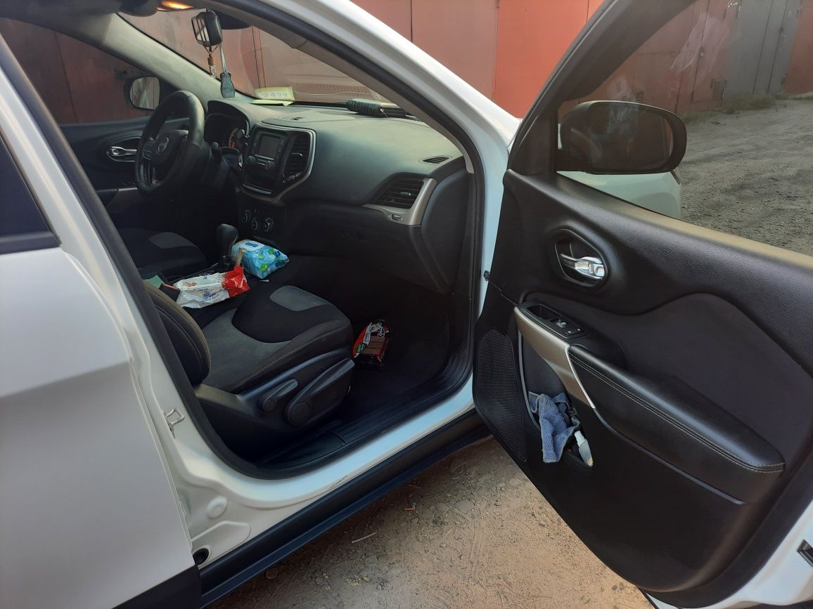 Jeep cherokee kl 2.4 Газ/Бензин
