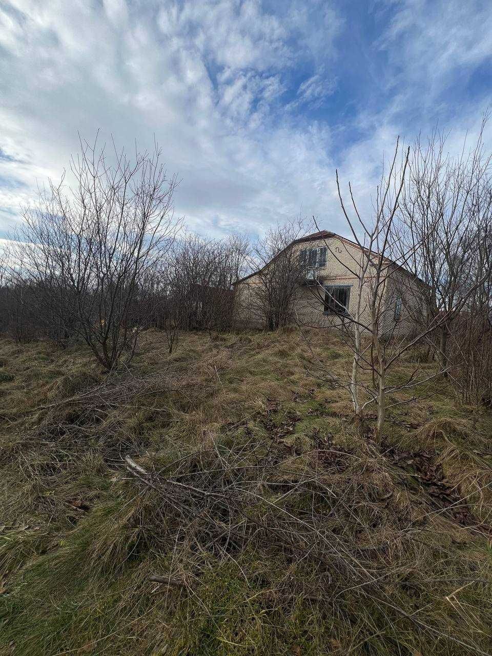 Продаж будинку з земельною ділянкою в с. Басівка