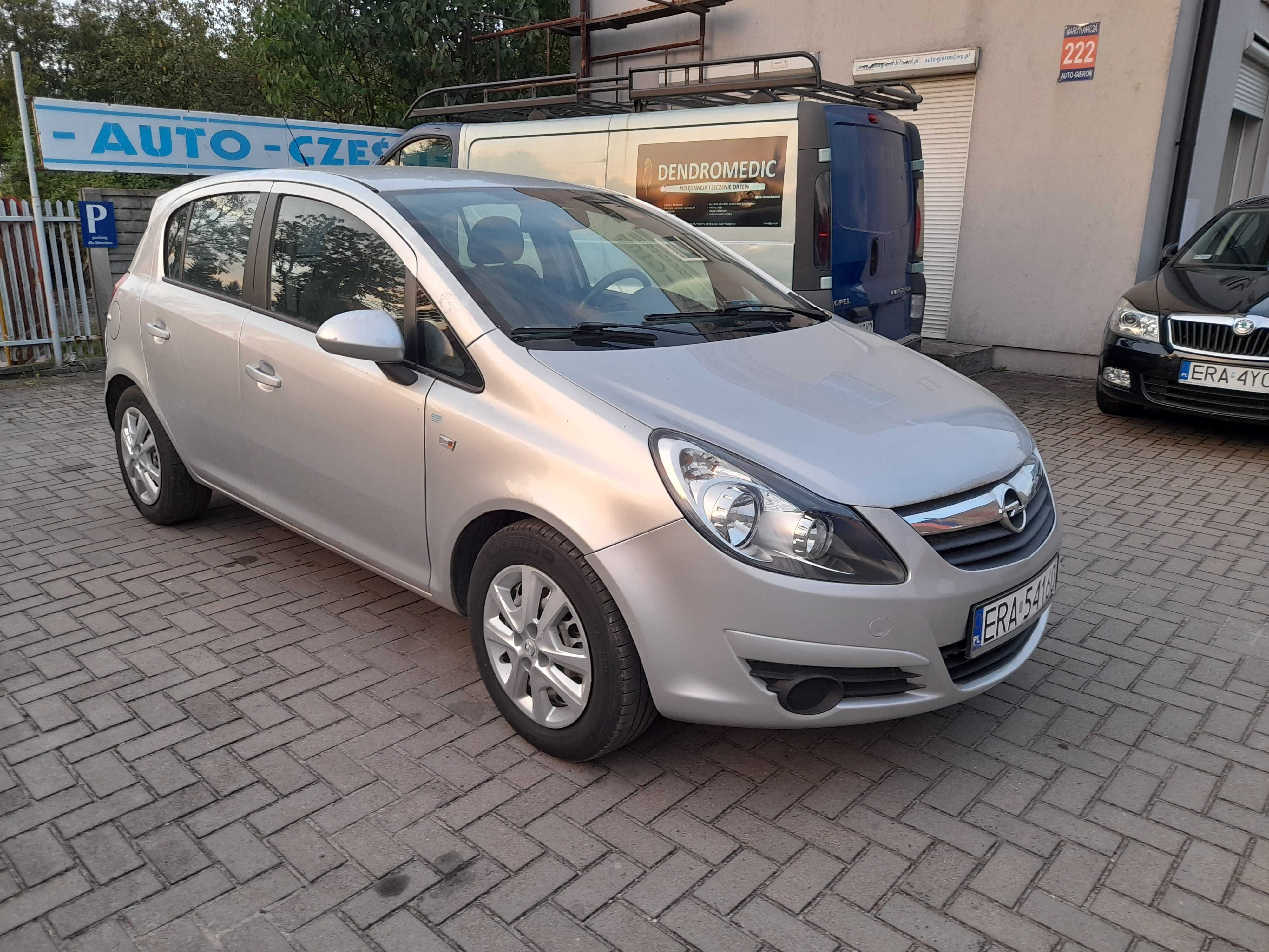 Opel Corsa D 1.3 cdti 2010r zarejestrowana 75KM ważne opłaty 192000km