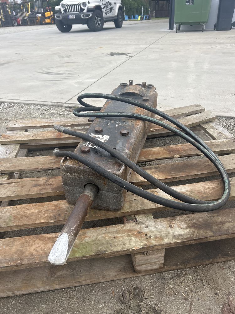 Używany młot hydrauliczny do minikoparki JCB  HM100