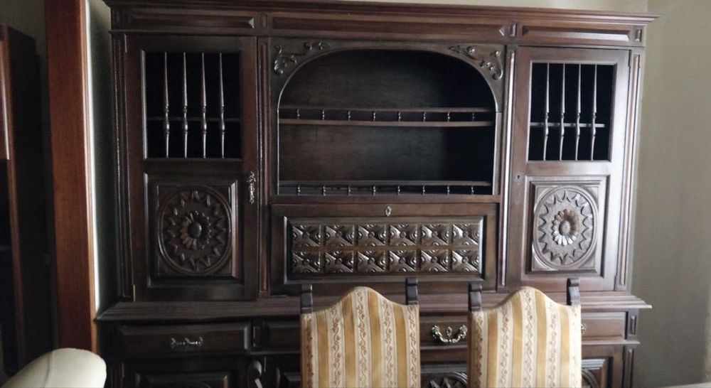 Movel e mesa de jantar