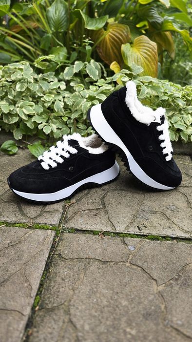 Жіночі зимові кросівки