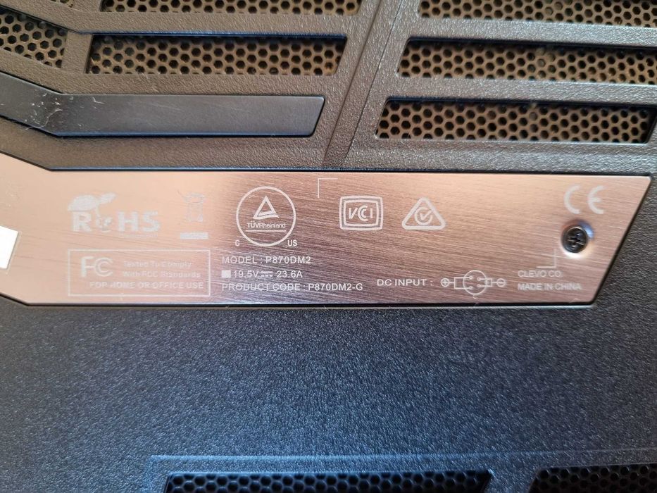 Portatil Clevo 17'' Mobile Workstation i7 6700k 64gb RAM e GTX 1070