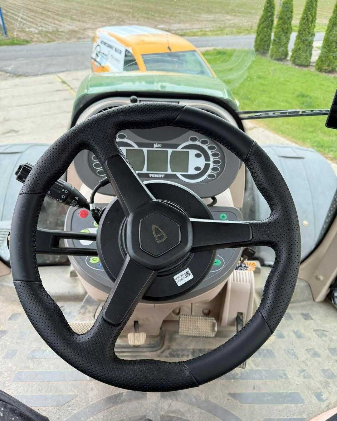 Skórzana Kierownica FJDynamics – Nawigacja Rolnicza RTK GPS