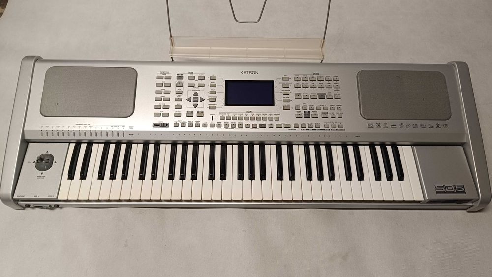 Ketron SD-5 keyboard