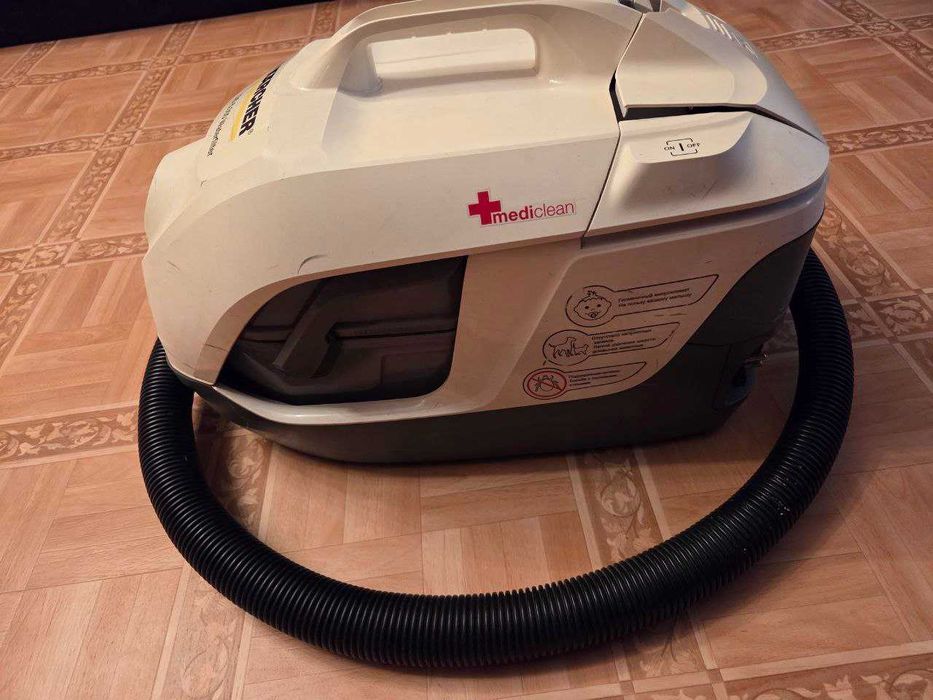 Продаю миючий пылесос Karcher mediclean DS 6000
