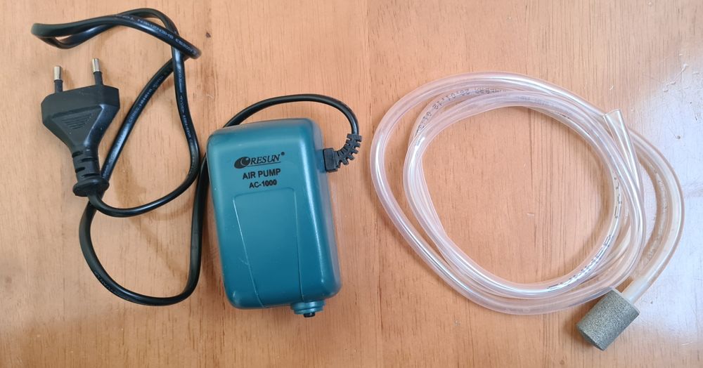 компрессор для аквариума Resun AC-1000.