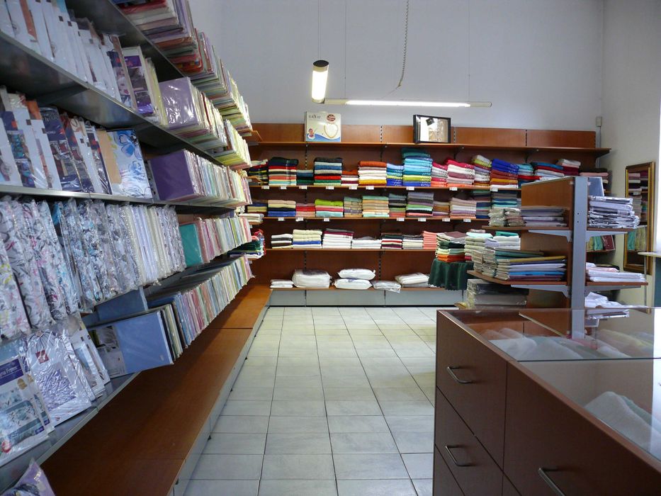 regały/meble do sklepów