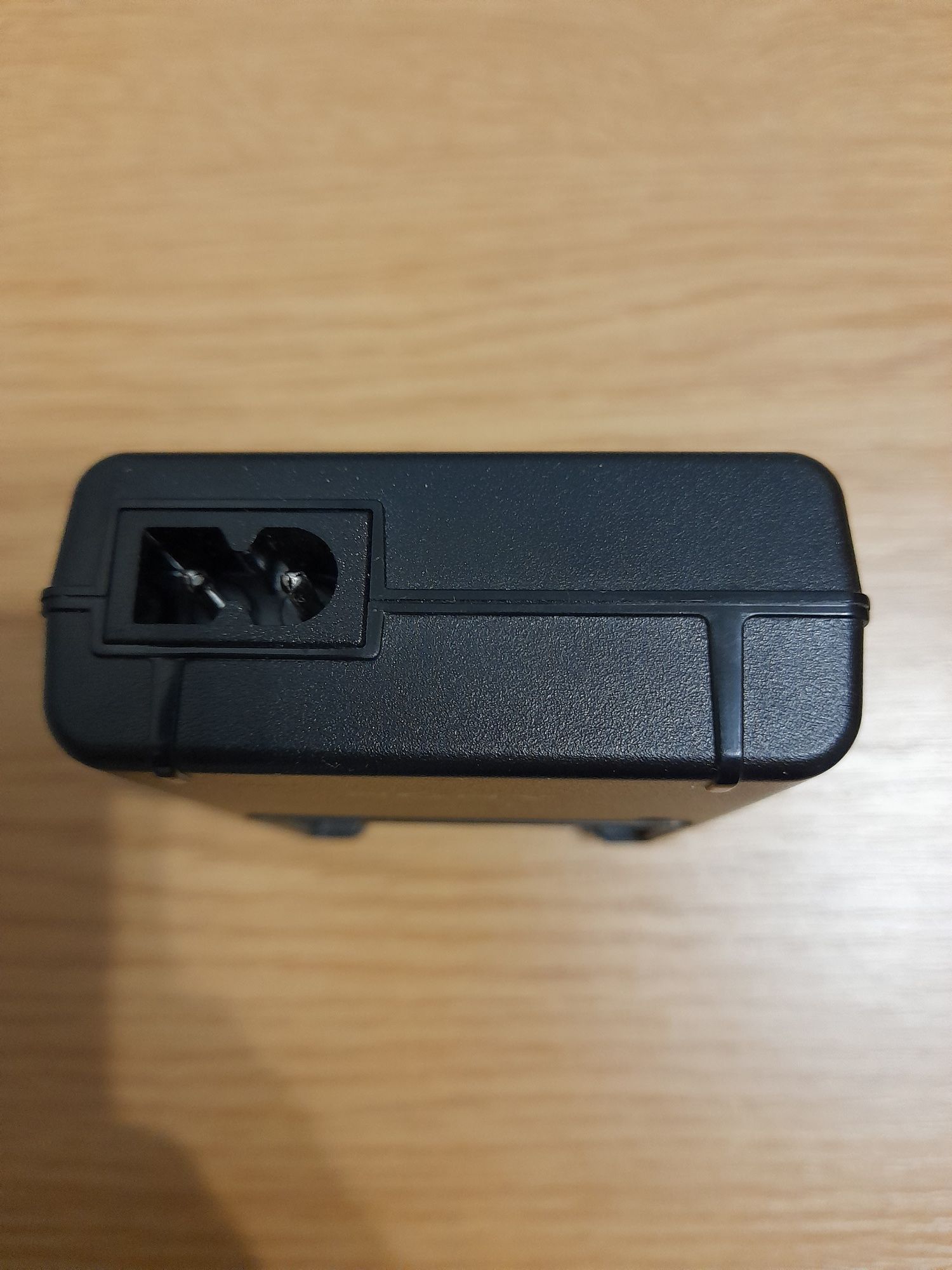 Зарядний пристрій SONY BC-CS2B