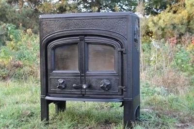 norweski kominek Jotul 5 z szybą – Ciepło i styl w Twoim domu