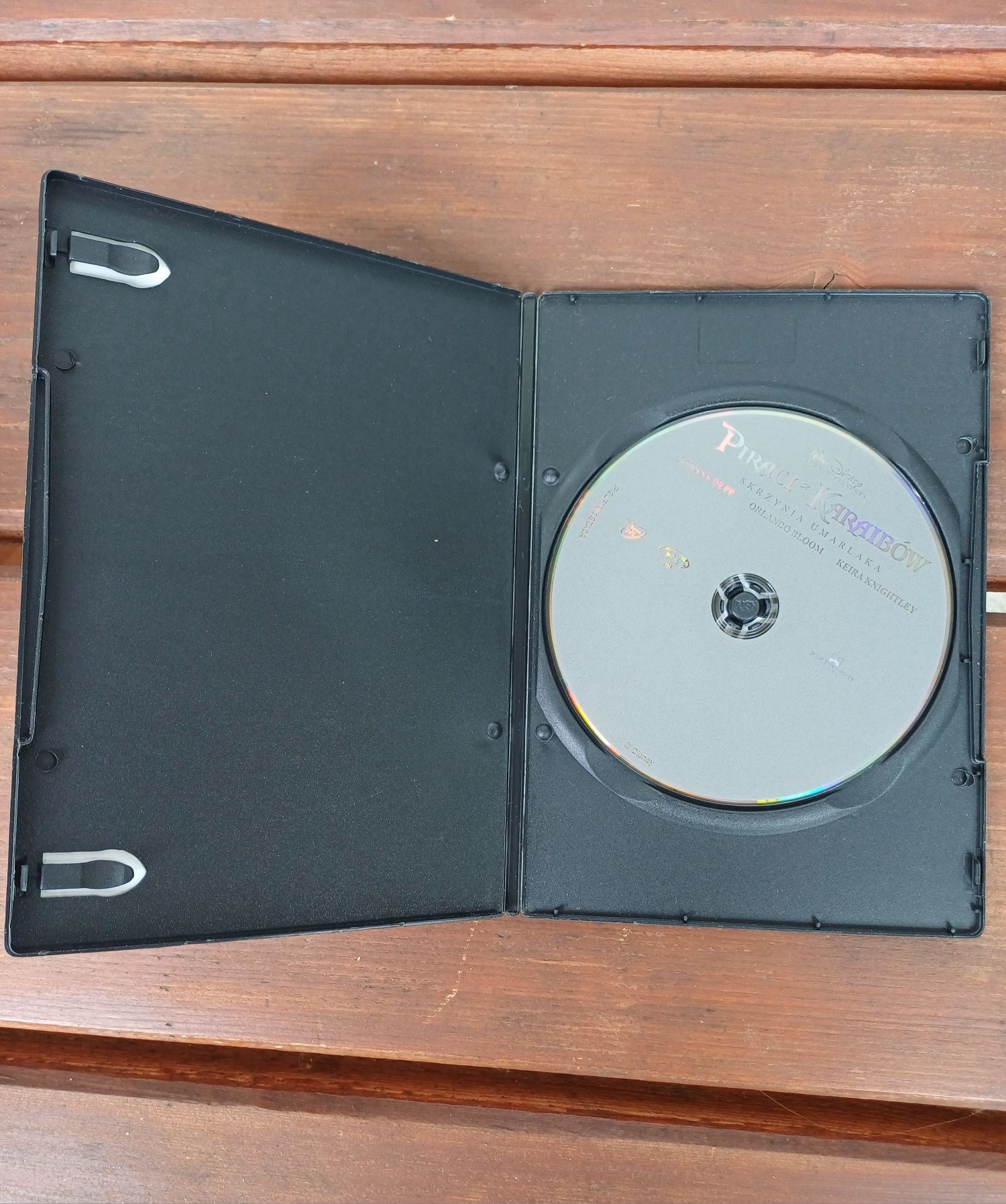 Piraci z Karaibów: Skrzynia umarlaka. Film DVD