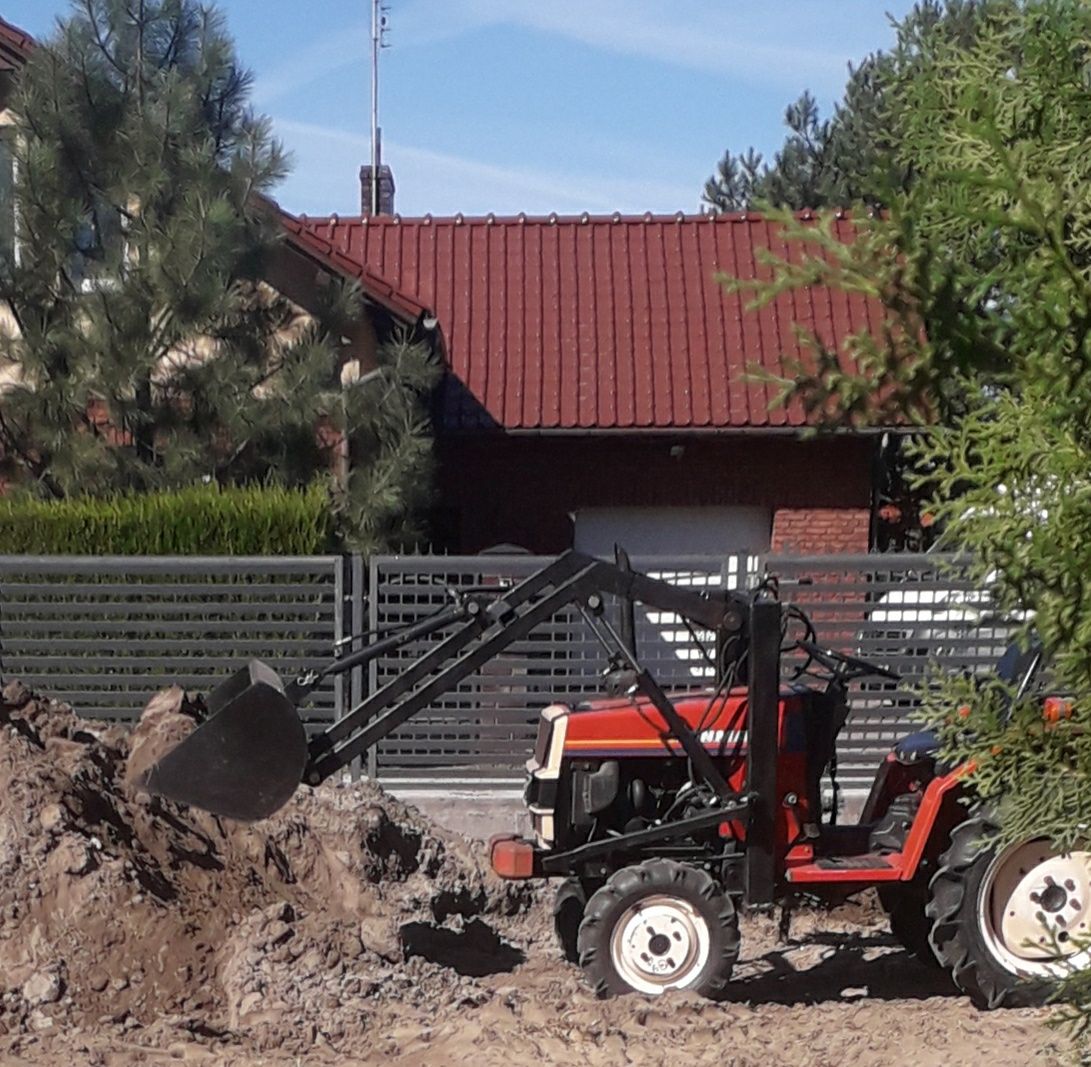 Usługi:glebogryzarka,rębak do gałęzi,traktor, niwelacja terenu,mulczer