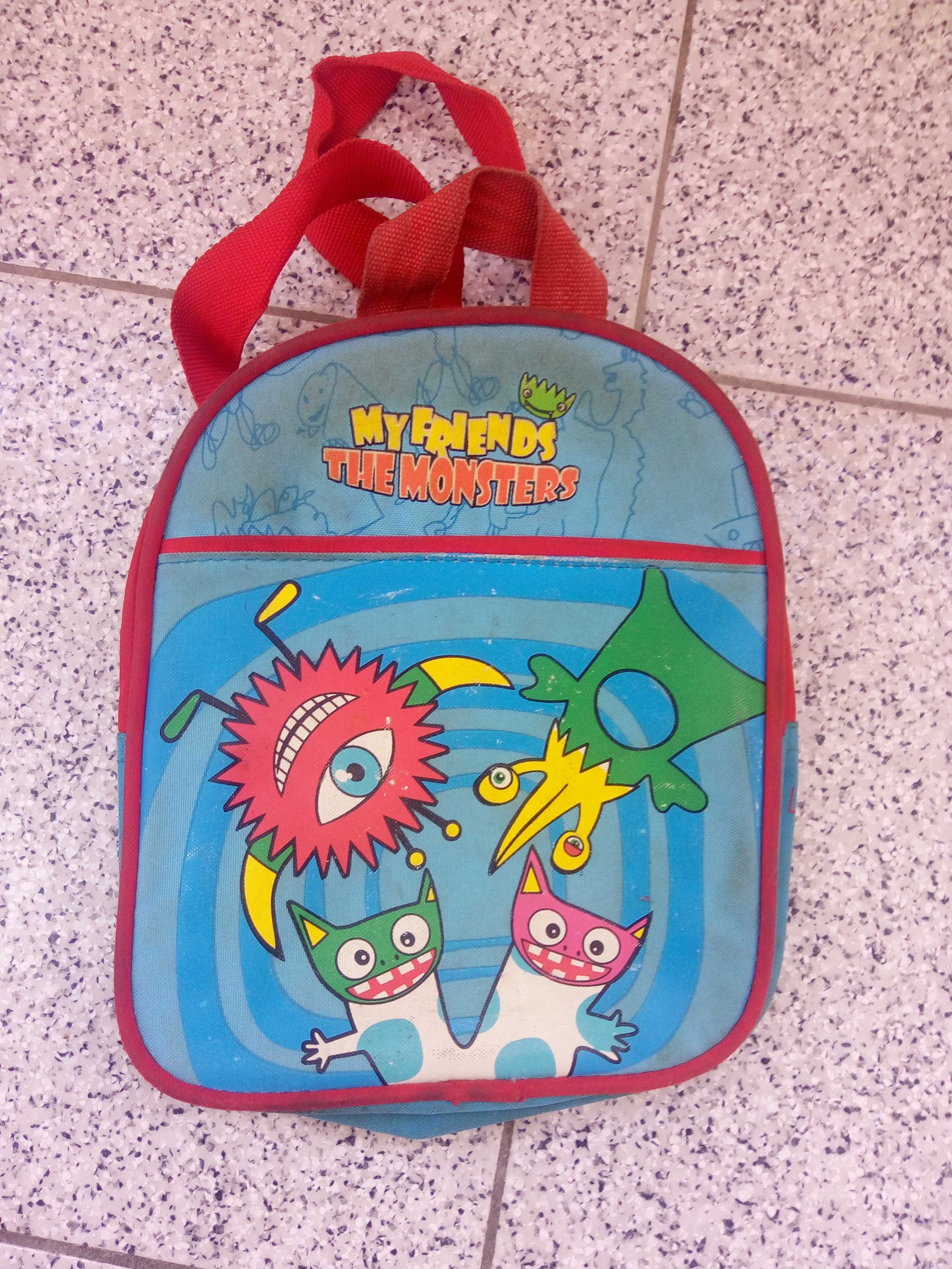 Mochilas para crianças a 1 euro cada