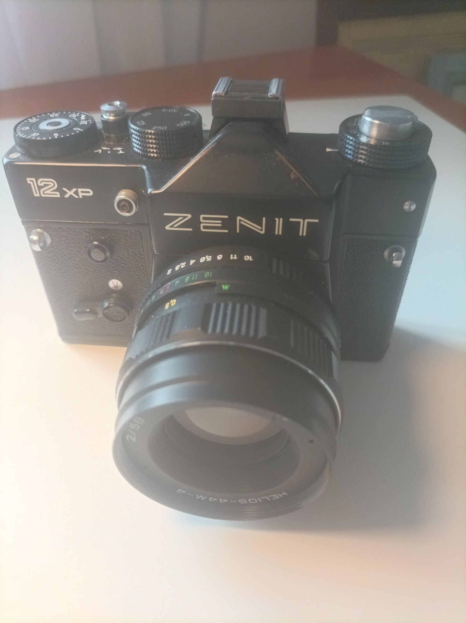 Фотоаппарат  Zenit-12xp, Helios