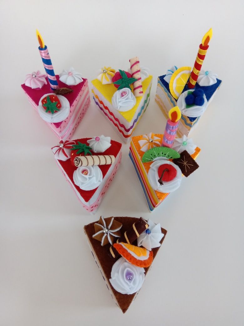 Tort urodzinowy z filcu torcik filcowy do krojenia  Montessori