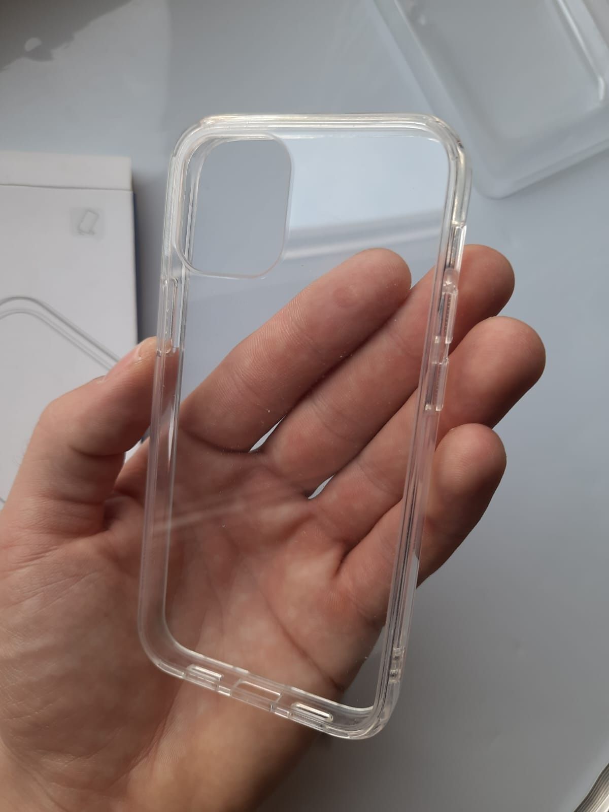 Etui na IPhone 12 mini marka Syncwire przezroczysty