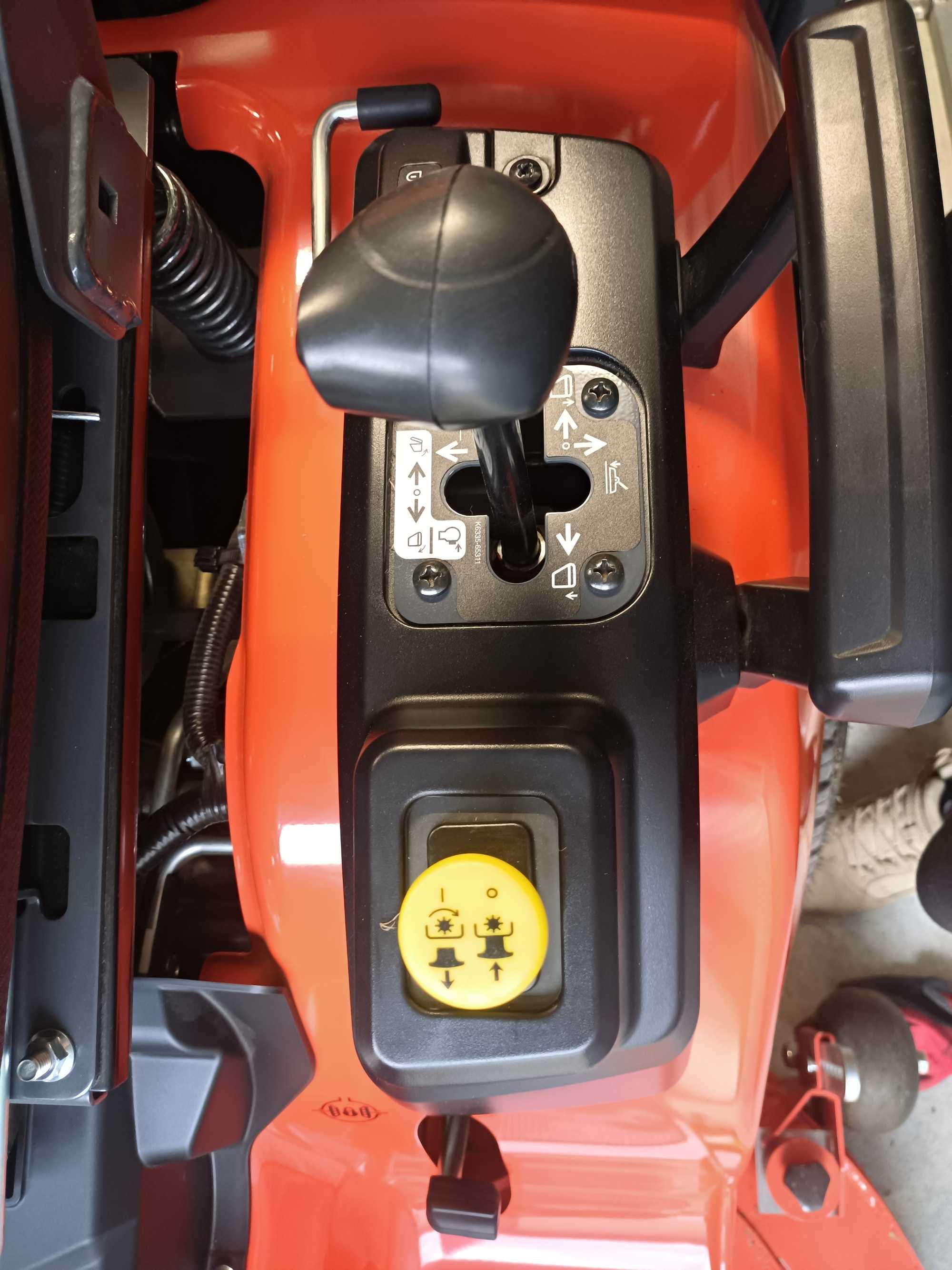Kubota g261 HD kosiarka samojezdna wysoki wysyp 640 l kosz 137 kosisko