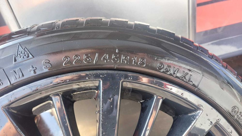 Komplet 4x Koła BMW R 18 cali. Zimowe Opony