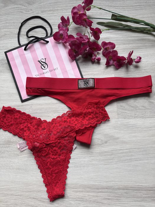 Zestaw czerwone stringi koronkowe z kryształkami Victoria’s Secret