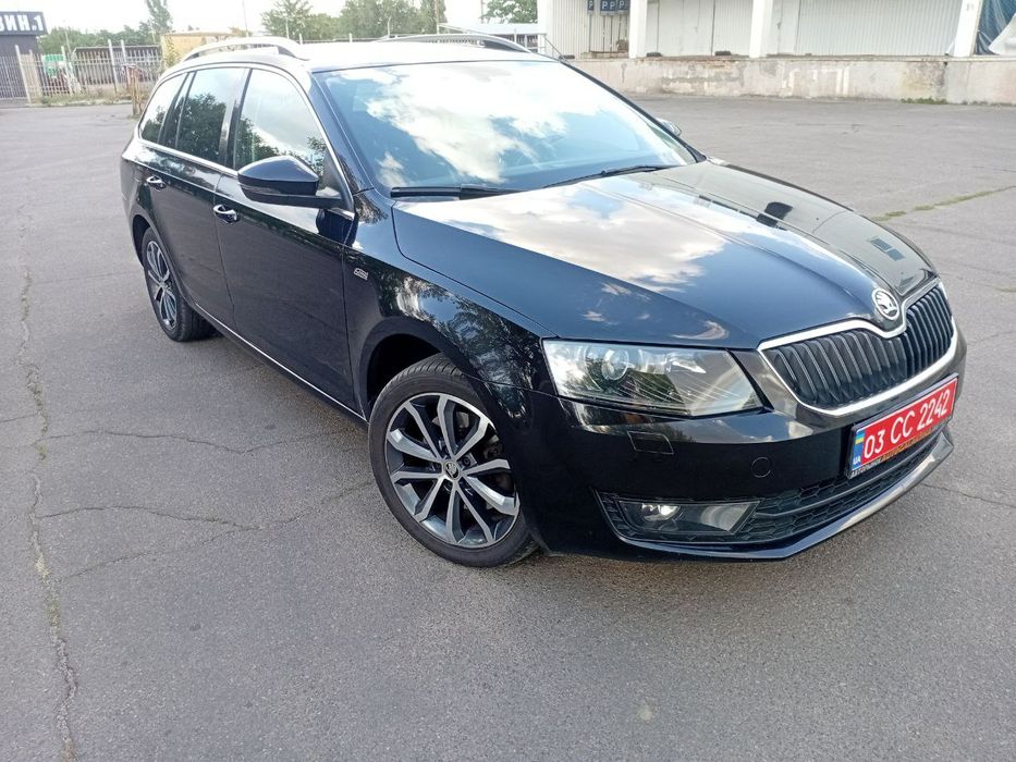 Продам skoda oktavia a7 автомат 1.8