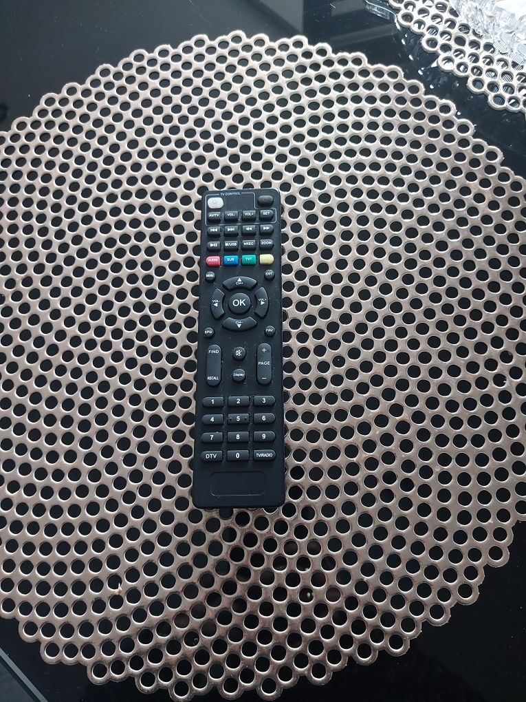Nowy pilot do dekodera do odbioru telewizji naziemnej nowego standardu