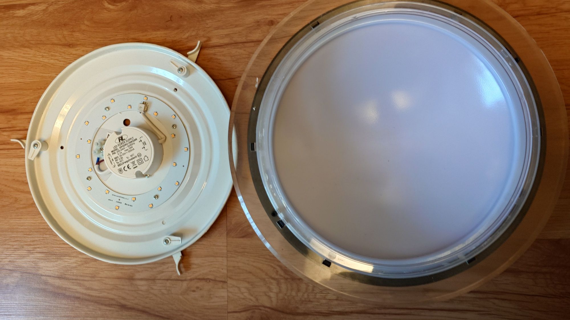 Lampa mocowana do sufitu Led