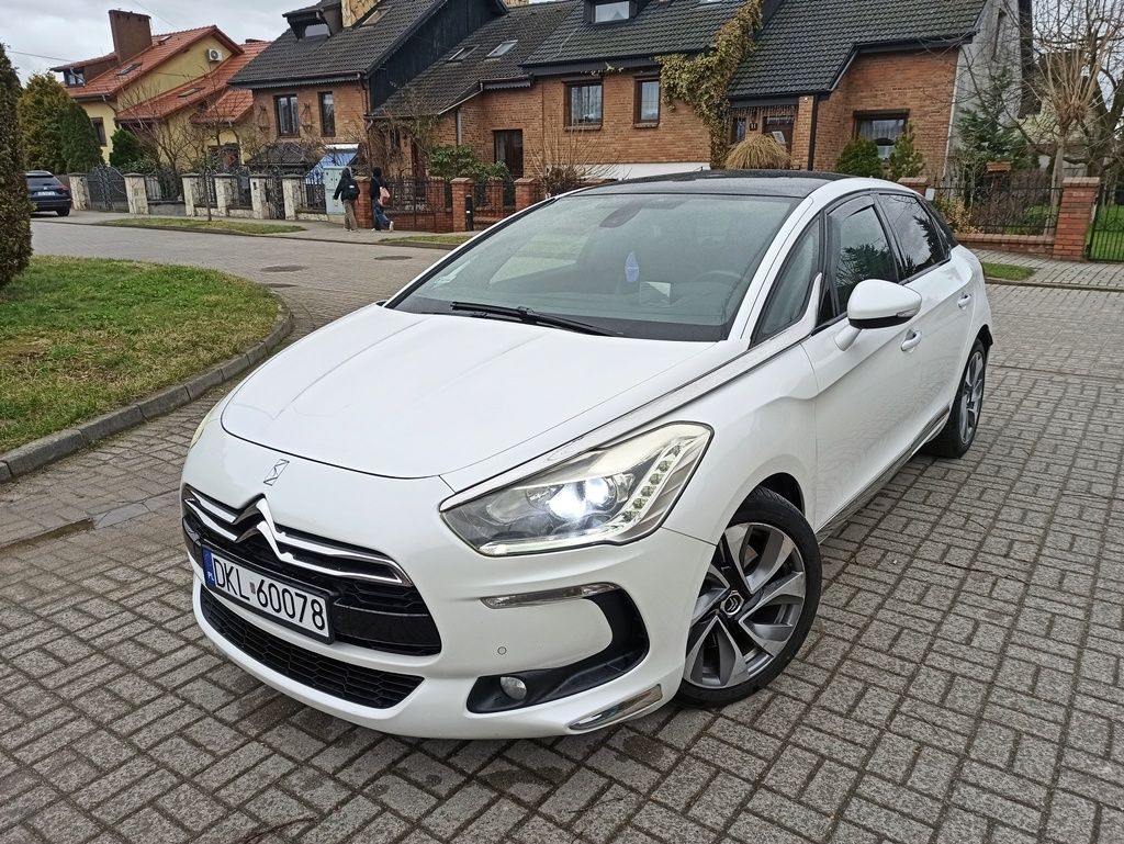 Citroen DS 5 2.0 HDi 163km So Chic Led