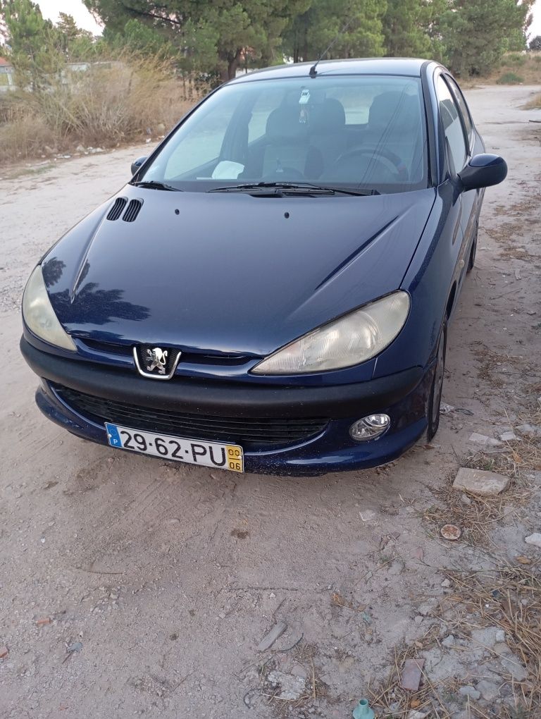 PEUGEOT 206 Hatchback (2A/C) 1.1 i 
Ano 2000
Poder: 60cv
Motor 1.1 L
E