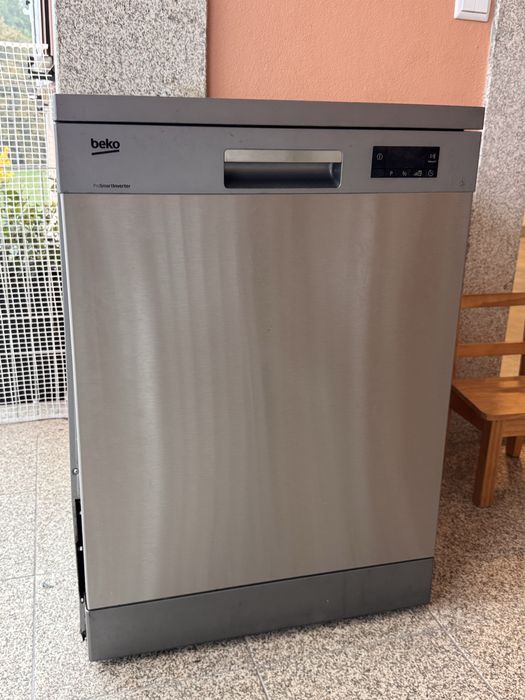 MÁQUINA LAVAR LOUÇA BEKO DFN 16420 X