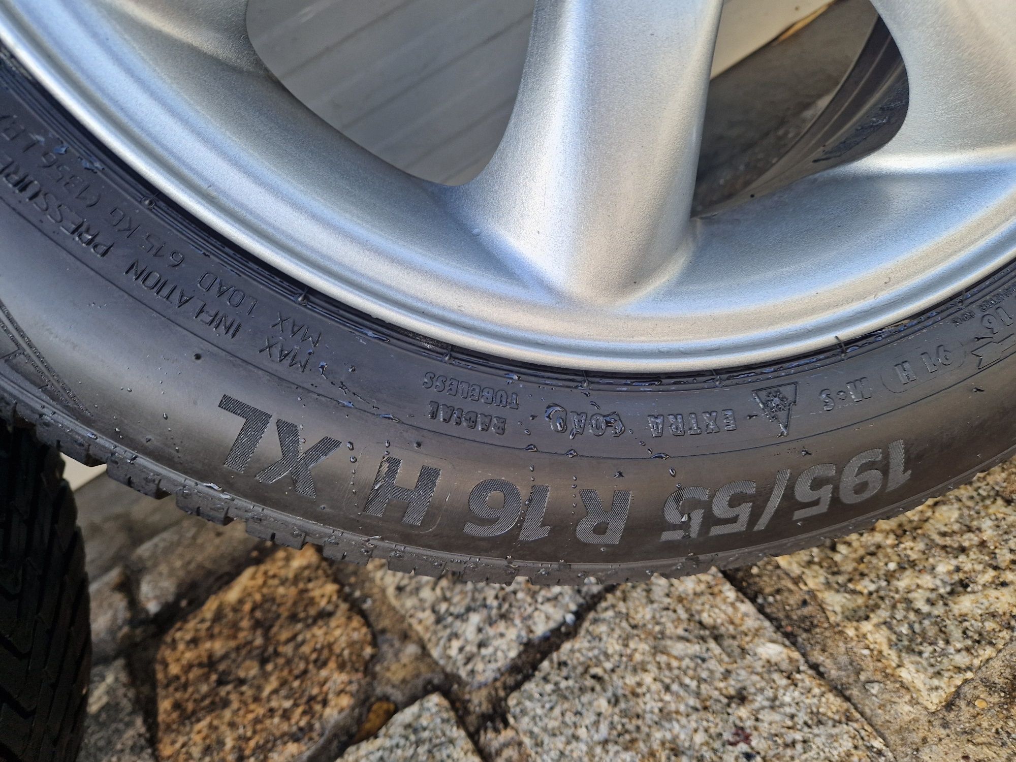 Jante 16' 4×100 em Mini c/ pneus